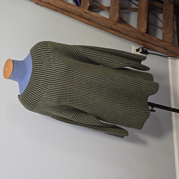 Free people - Picture 2 of 12